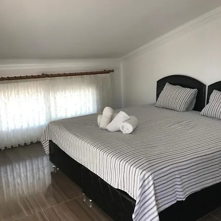 Oezel Havuzlu Ultra Lueks