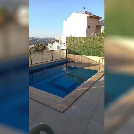 Oezel Havuzlu Ultra Lueks Kusadası