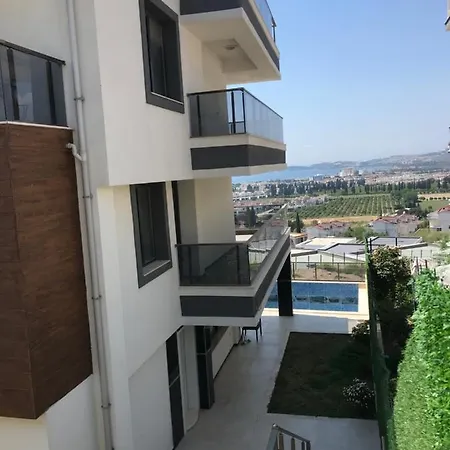 Oezel Havuzlu Ultra Lueks * Kusadası